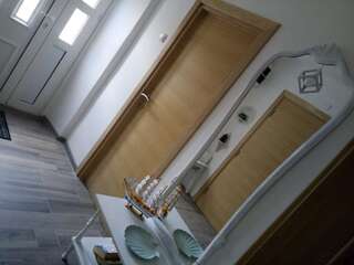 Апартаменты Vicky Apartments Котор Трехместный номер с общей ванной комнатой-6