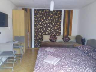 Апартаменты Vicky Apartments Котор Трехместный номер с террасой-1