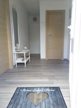 Апартаменты Vicky Apartments Котор Двухместный номер с 1 кроватью и общей ванной комнатой-4